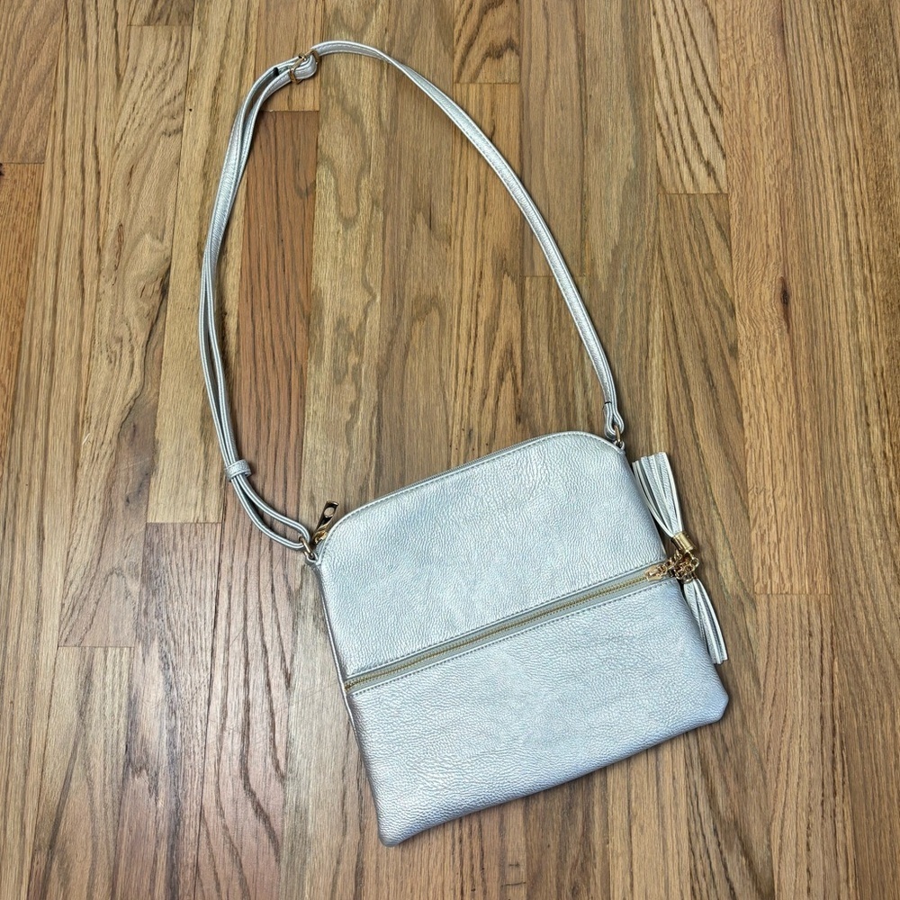 Crossbody Shoulder Bag Silver Metallic Tassel Adjustable Zipper